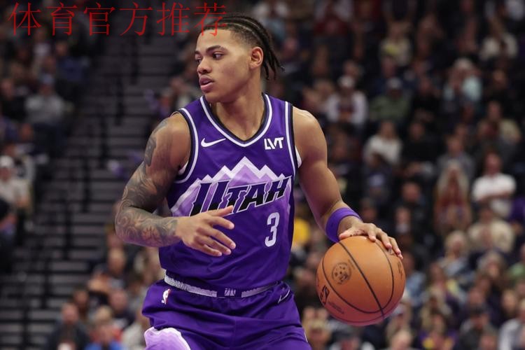 基扬特-乔治突破顶着防守打进，上半场12中8已经砍下27分