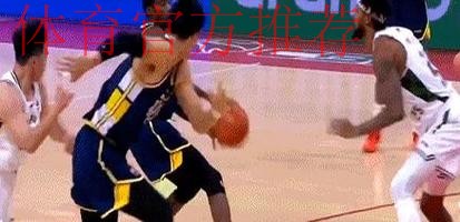 广东首秀错失绝杀!焦泊乔加时连丢防守篮板引热议 杜锋点名批评事出有因 广东首秀错失绝杀!焦泊乔加时连丢防守篮板引热议 杜锋点名批评事出有因