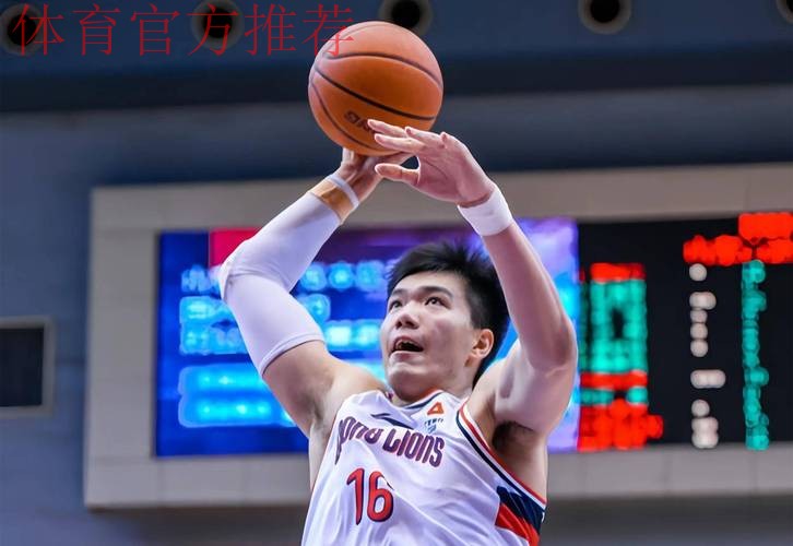 广东首秀错失绝杀!焦泊乔加时连丢防守篮板引热议 杜锋点名批评事出有因 广东首秀错失绝杀!焦泊乔加时连丢防守篮板引热议 杜锋点名批评事出有因